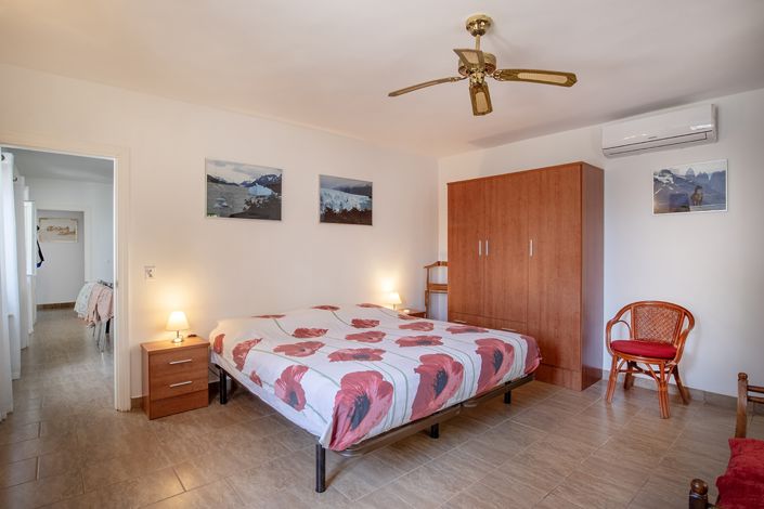 Image No.22-4 Bed Country House for sale