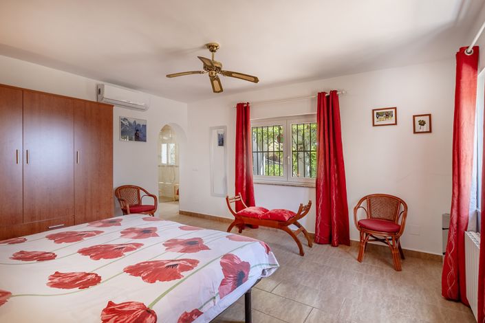 Image No.23-4 Bed Country House for sale