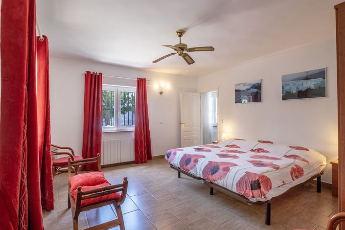 Image No.24-4 Bed Country House for sale