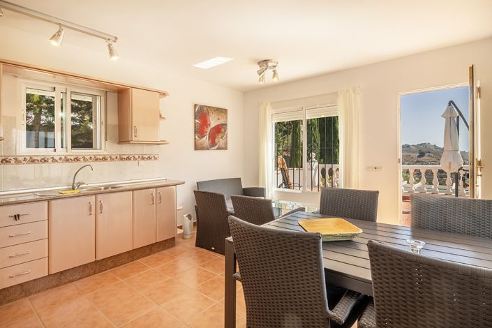 Image No.33-4 Bed Country House for sale