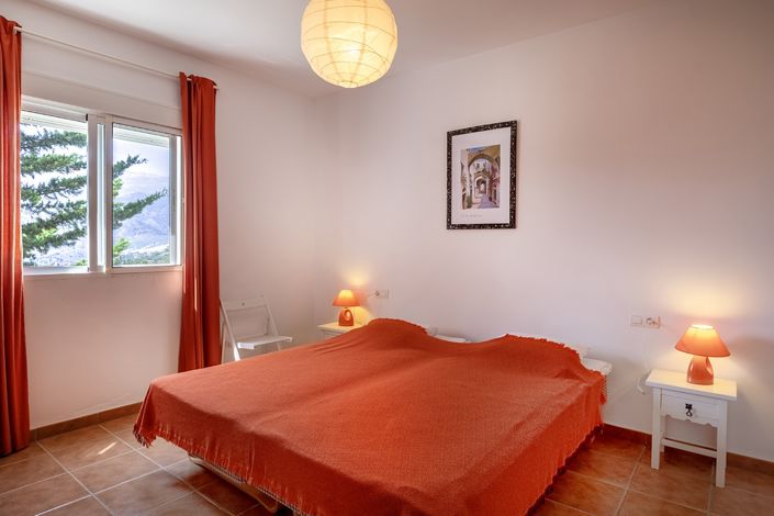 Image No.38-4 Bed Country House for sale