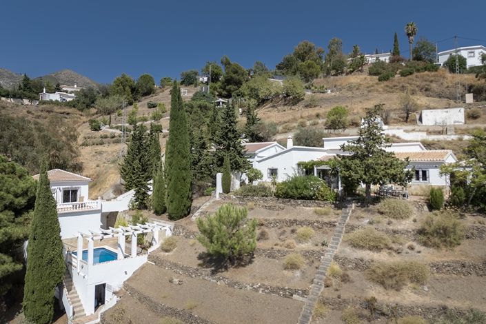 Image No.43-4 Bed Country House for sale