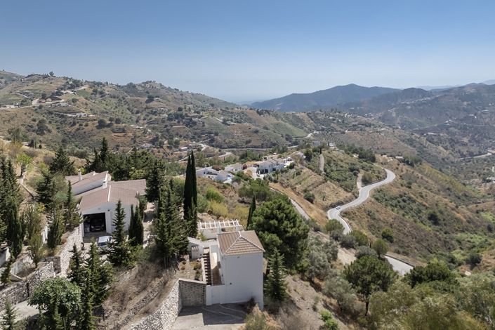 Image No.50-4 Bed Country House for sale