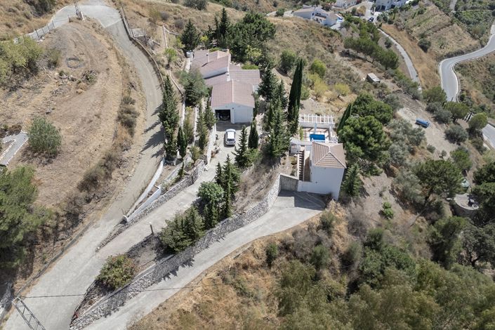 Image No.53-4 Bed Country House for sale