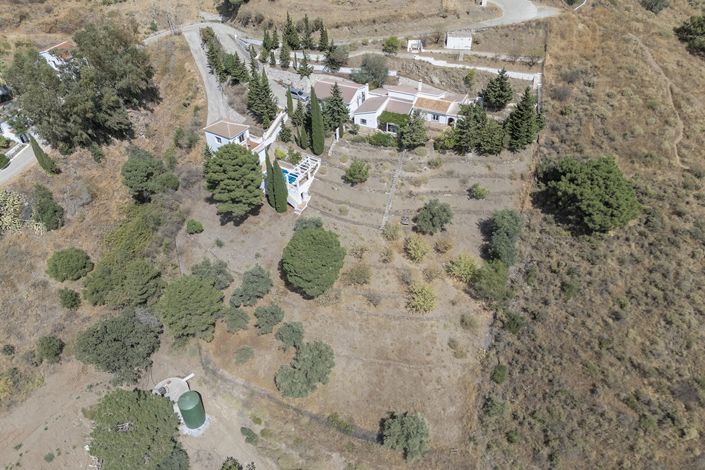 Image No.56-4 Bed Country House for sale