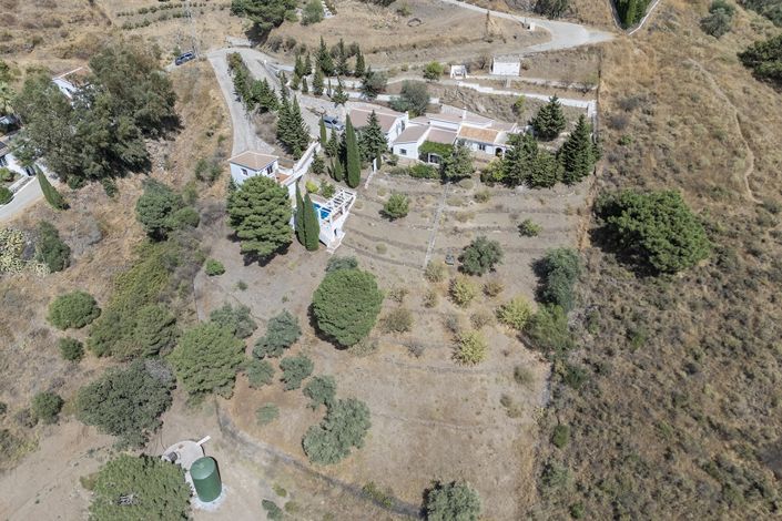 Image No.57-4 Bed Country House for sale