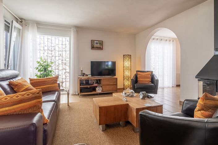 Image No.7-4 Bed Country House for sale