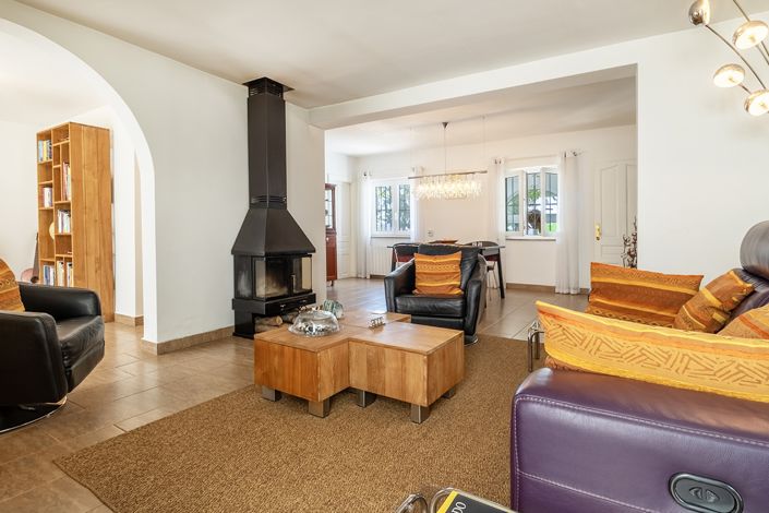 Image No.8-4 Bed Country House for sale