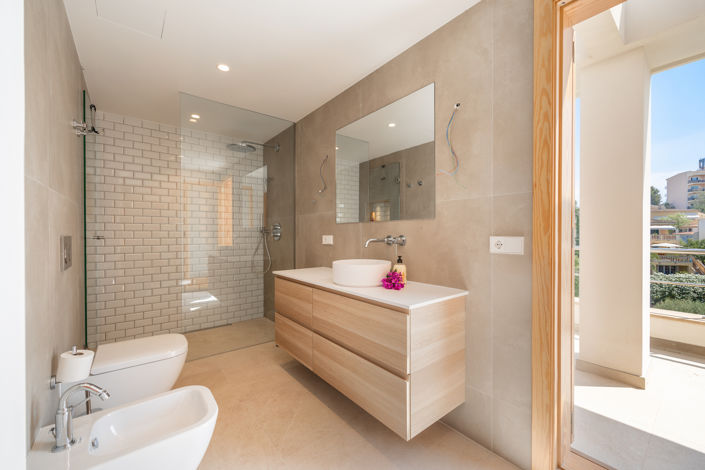 Image No.15-4 Bed Apartment for sale