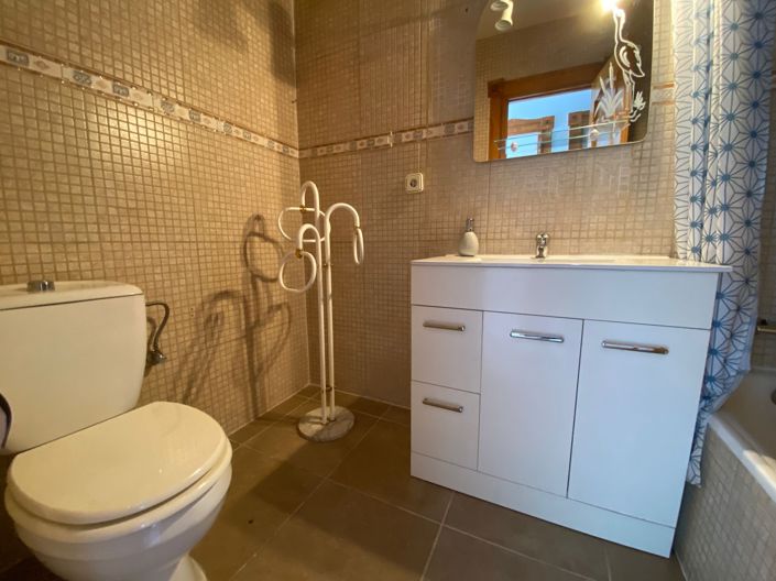 Image No.13-3 Bed Townhouse for sale