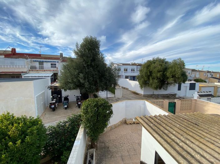 Image No.19-3 Bed Townhouse for sale