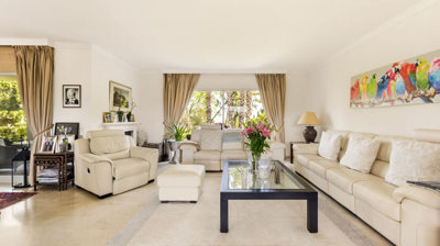 11-20939a0134ad724a8cb2a801094d15a4