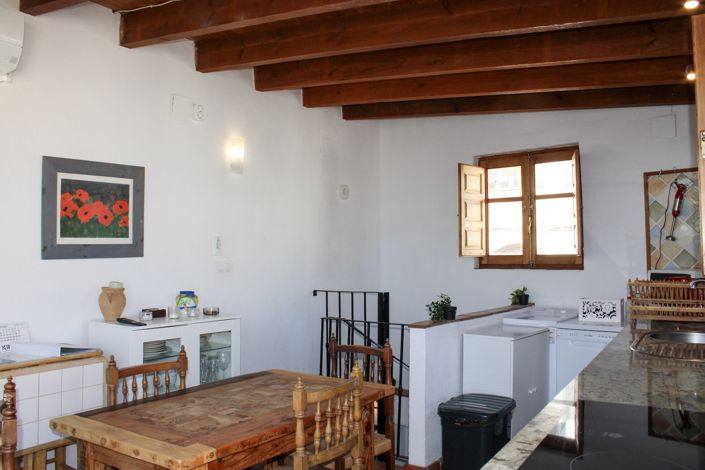 Image No.18-2 Bed Townhouse for sale