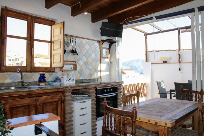 Image No.20-2 Bed Townhouse for sale