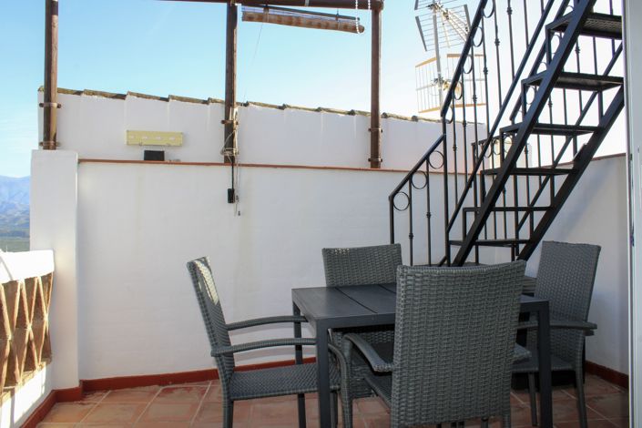 Image No.21-2 Bed Townhouse for sale