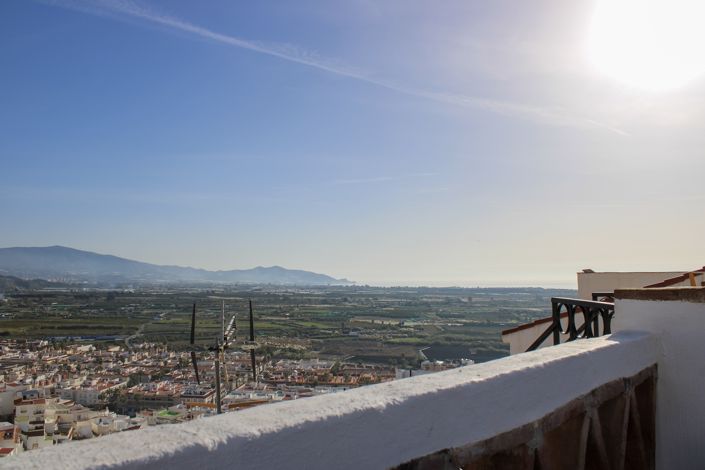 Image No.25-2 Bed Townhouse for sale