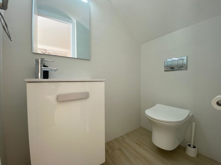 Image No.13-3 Bed Townhouse for sale