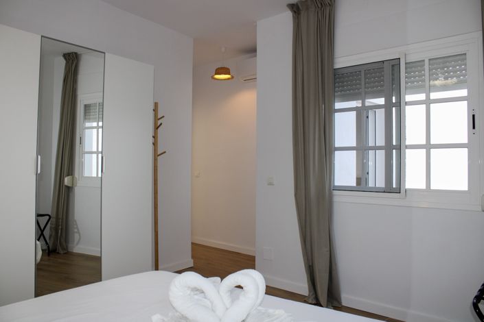 Image No.22-4 Bed Townhouse for sale