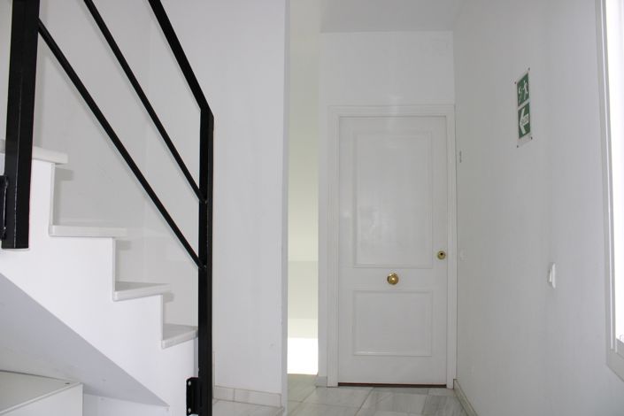 Image No.24-4 Bed Townhouse for sale