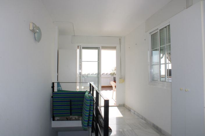 Image No.40-4 Bed Townhouse for sale