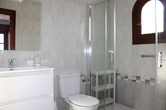 Image No.16-2 Bed Villa for sale