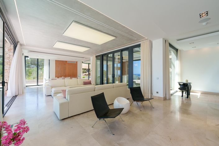 Image No.11-5 Bed Villa for sale