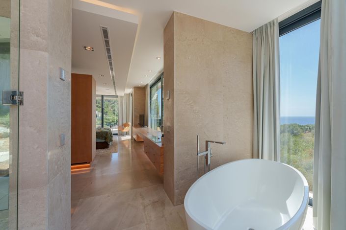 Image No.17-5 Bed Villa for sale