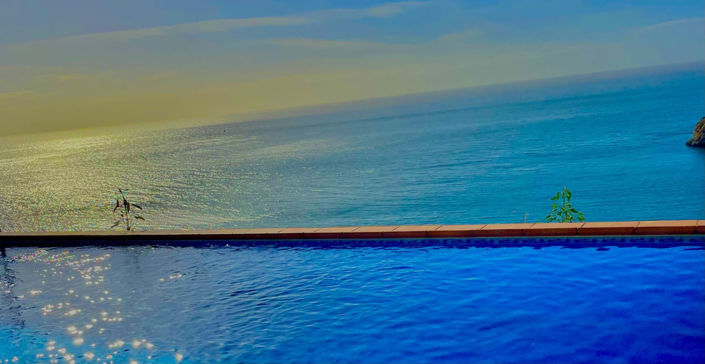 Image No.13-6 Bed Property for sale