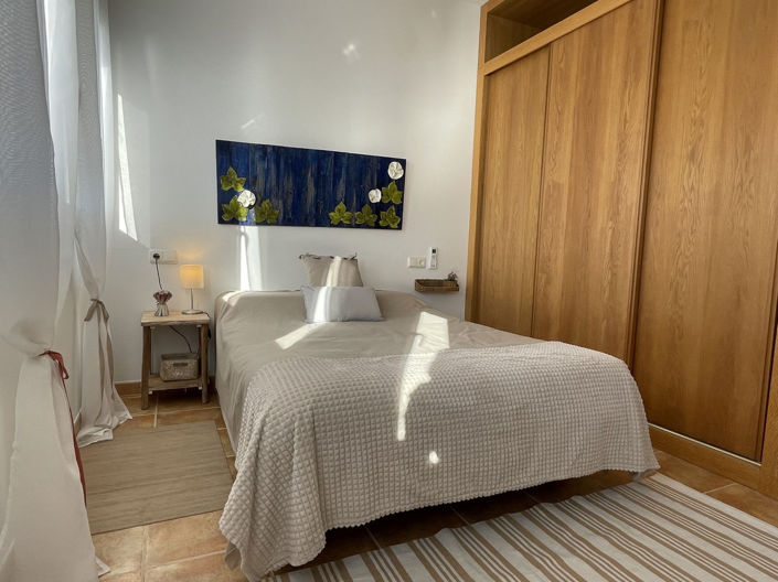 Image No.15-6 Bed Property for sale