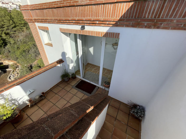 Image No.19-6 Bed Property for sale