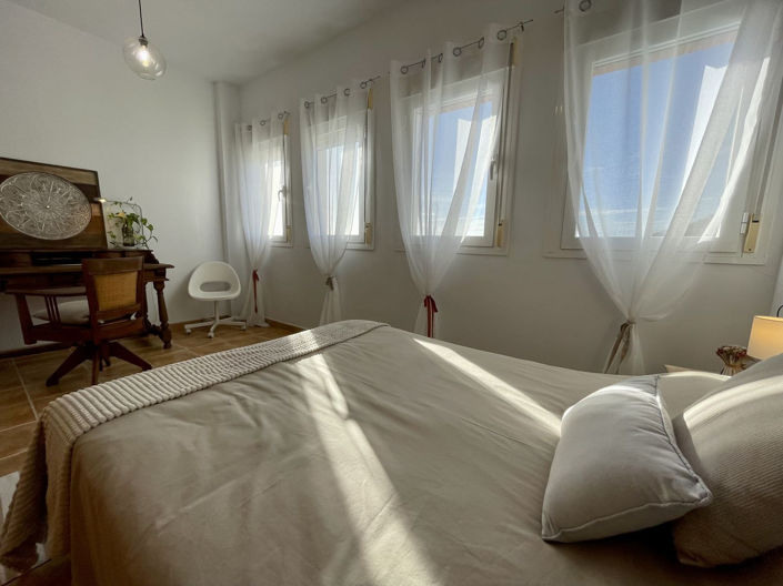 Image No.25-6 Bed Property for sale