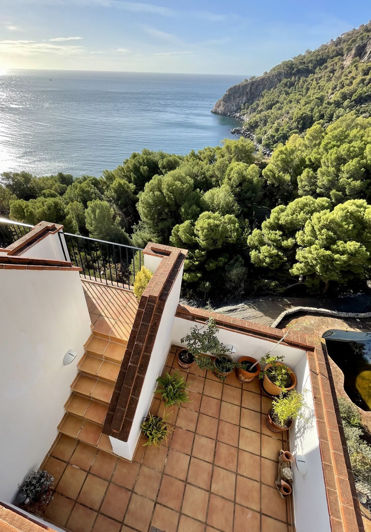 Image No.44-6 Bed Property for sale