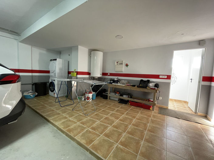 Image No.45-6 Bed Property for sale