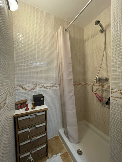 Image No.57-6 Bed Property for sale