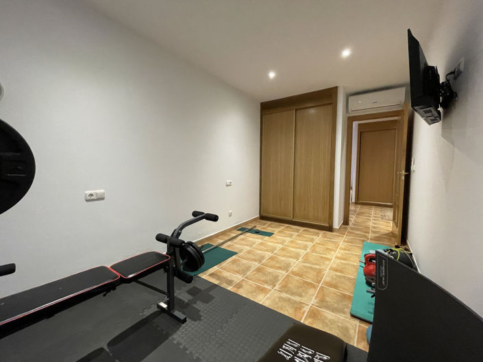 Image No.58-6 Bed Property for sale