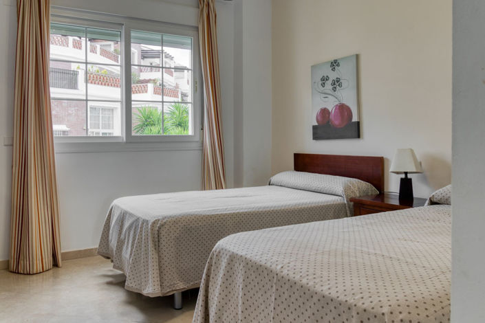 Image No.30-4 Bed Property for sale