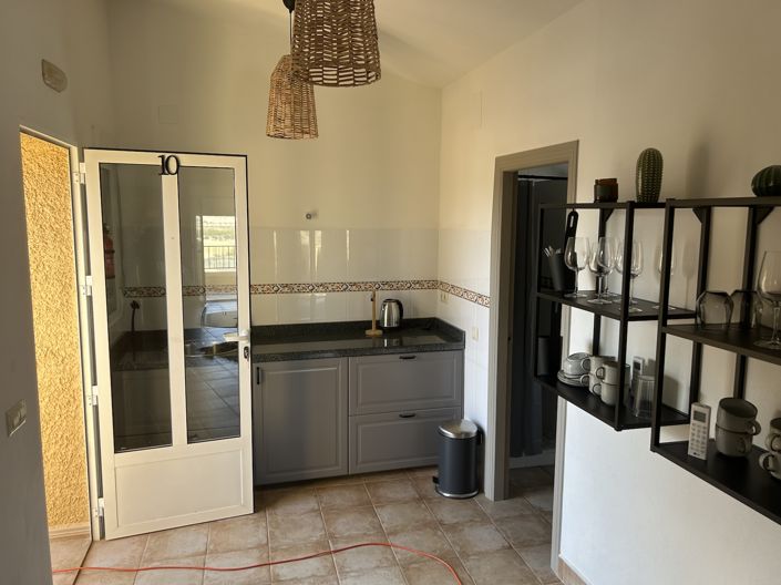 Image No.11-10 Bed Property for sale