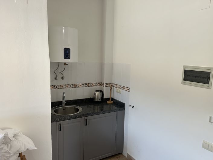 Image No.12-10 Bed Property for sale