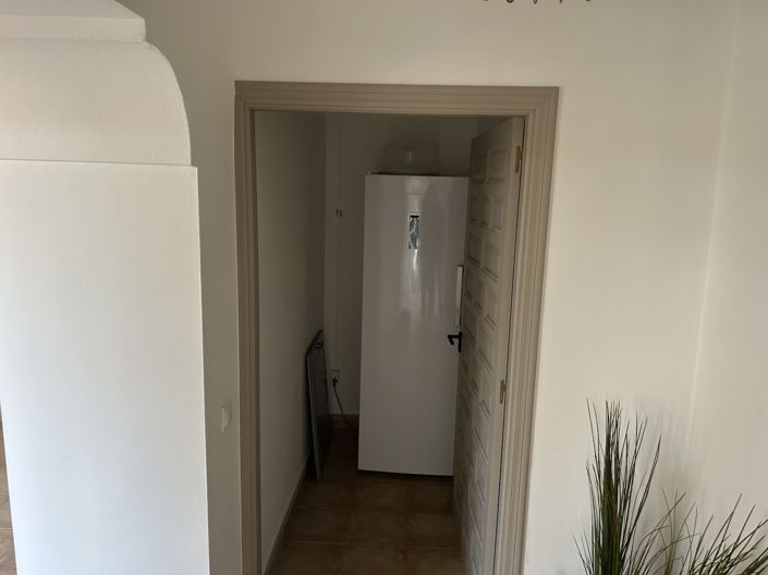 Image No.16-10 Bed Property for sale