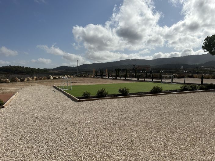 Image No.3-10 Bed Property for sale