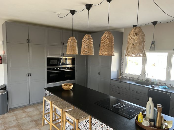 Image No.8-10 Bed Property for sale