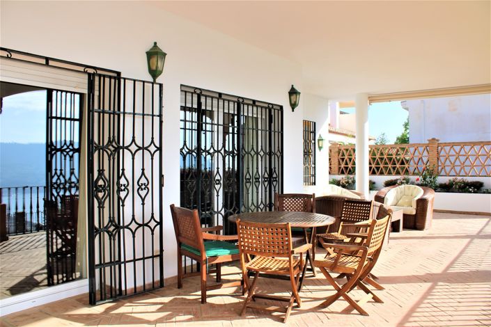 Image No.19-5 Bed House for sale