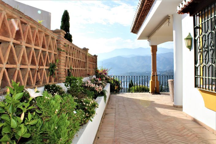 Image No.21-5 Bed House for sale