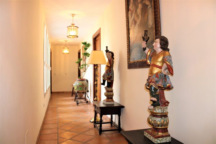 Image No.26-5 Bed House for sale