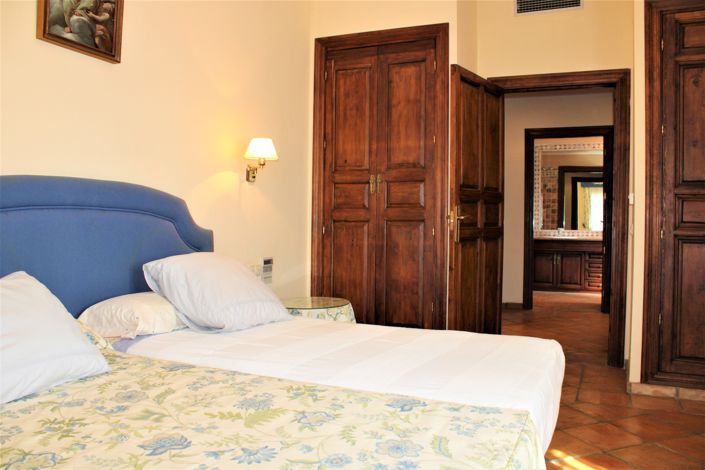 Image No.32-5 Bed House for sale