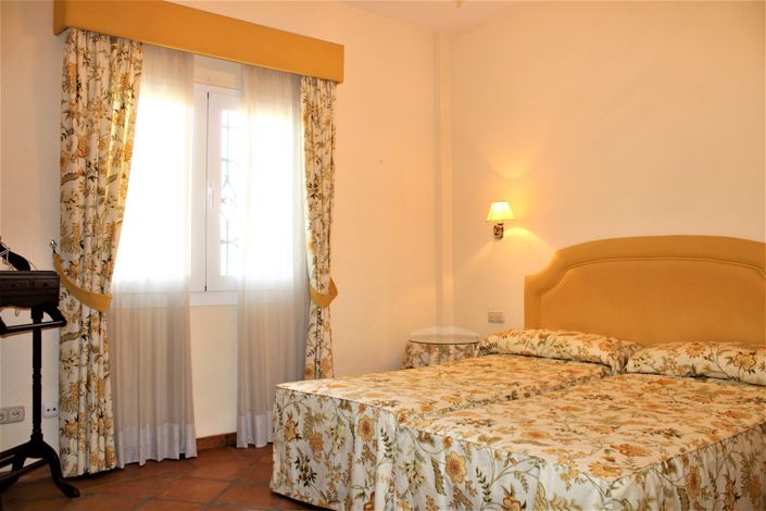 Image No.37-5 Bed House for sale