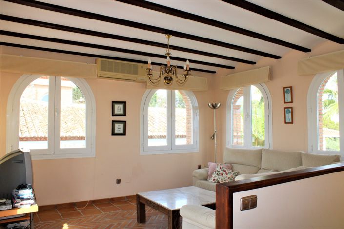 Image No.41-5 Bed House for sale