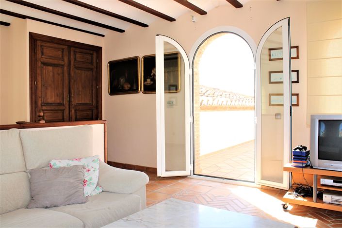 Image No.42-5 Bed House for sale