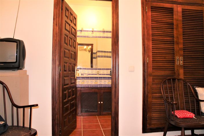 Image No.49-5 Bed House for sale