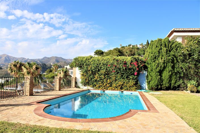 Image No.56-5 Bed House for sale